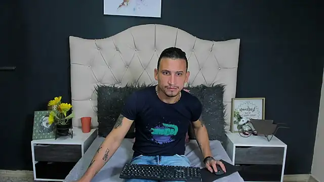 Jm Hot  online show from March 14, 2025, 8:06 pm