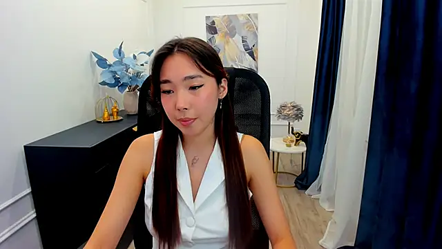 AnnaReyla online show from September 14, 2025, 11:43 am