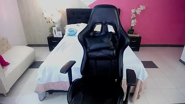 miss honey01 online show from September 25, 2025, 11:33 pm