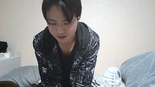 nunnun00 online show from March 17, 2025, 10:27 am