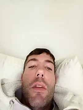 Yeray01 online show from February 24, 2026, 8:21 pm