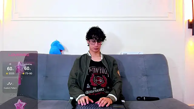 Snapshot of Cum_hunters chatting on July 14, 2026, 3:22 am Cum hunters online show from July 14, 2026, 3:22 am