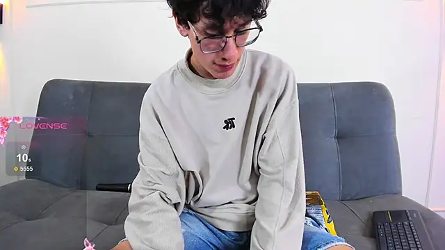 Cum hunters online show from May 27, 2026, 3:03 am