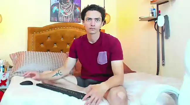 Snapshot of Uzcategui_addams chatting on January 22, 2025, 12:49 pm Uzcategui addams online show from January 22, 2025, 12:49 pm