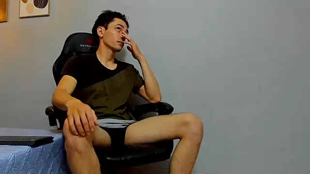 Snapshot of Uzcategui_addams chatting on February 12, 2025, 5:58 am Uzcategui addams online show from February 12, 2025, 5:58 am