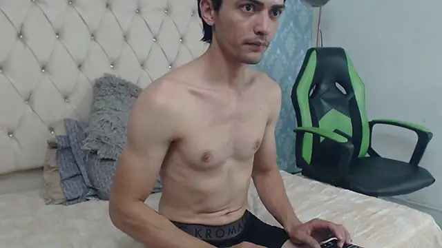 Snapshot of Uzcategui_addams chatting on February 3, 2025, 7:42 pm Uzcategui addams online show from February 3, 2025, 7:42 pm