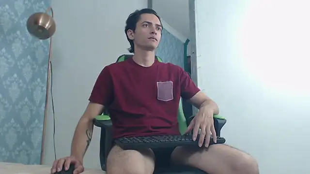 Snapshot of Uzcategui_addams chatting on January 31, 2025, 12:29 pm Uzcategui addams online show from January 31, 2025, 12:29 pm