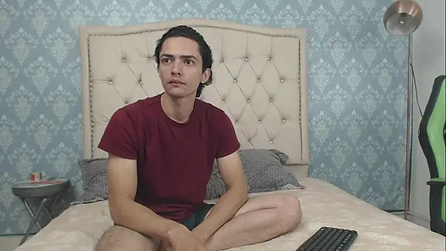 Snapshot of Uzcategui_addams chatting on January 28, 2025, 12:43 pm Uzcategui addams online show from January 28, 2025, 12:43 pm