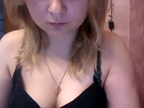 Snapshot of Allie_Janet chatting on January 22, 2025, 7:46 am Allie Janet online show from January 22, 2025, 7:46 am