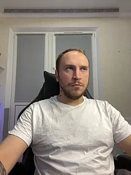 Snapshot of _XxX-XxX_ chatting on February 26, 2025, 11:41 pm XxX-XxX online show from February 26, 2025, 11:41 pm