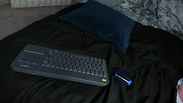 Snapshot of Sophiaa_Gomez chatting on February 19, 2025, 4:12 am Sophiaa Gomez online show from February 19, 2025, 4:12 am