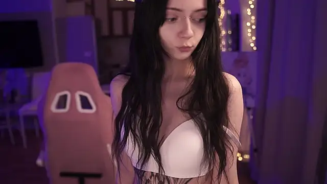 miuri miy online show from April 24, 2026, 5:59 pm