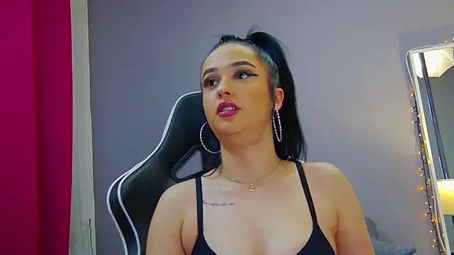 Eva Lovvia  online show from February 20, 2025, 7:41 pm