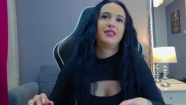 Eva Lovvia  online show from February 25, 2025, 10:42 pm