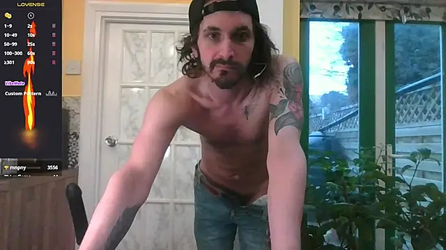 riffraphboi online show from February 10, 2025, 9:47 am