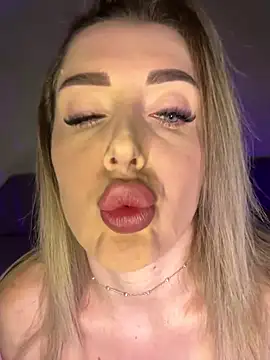 LunaDiamondX online show from January 24, 2025, 2:18 am