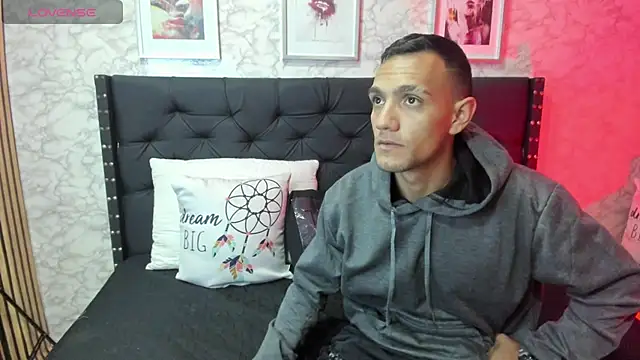Snapshot of stefany_pablo1 chatting on February 27, 2025, 12:34 pm stefany pablo1 online show from February 27, 2025, 12:34 pm