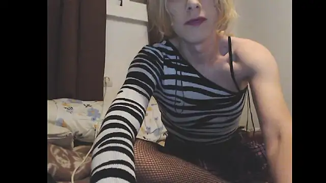 Snapshot of Rudy__Ryabina chatting on February 13, 2025, 8:03 pm Rudy Ryabina online show from February 13, 2025, 8:03 pm