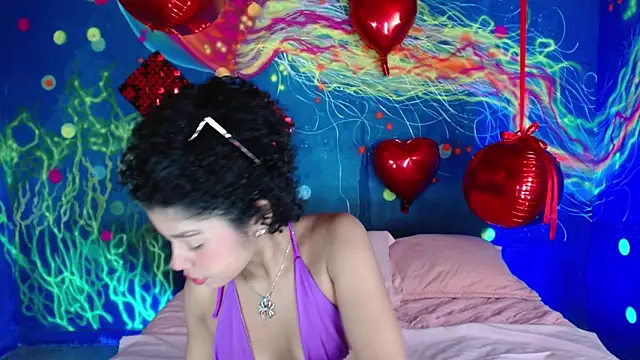 lucie petite online show from September 20, 2025, 6:46 pm