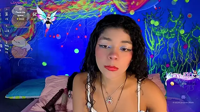 Snapshot of lucie_petite chatting on March 5, 2026, 6:26 pm lucie petite online show from March 5, 2026, 6:26 pm