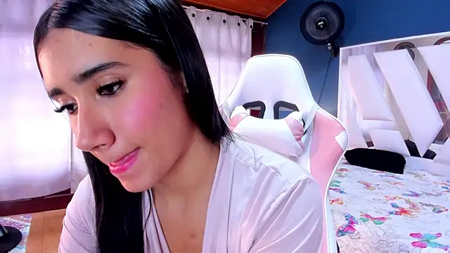 Snapshot of Alondra_Cutie chatting on March 22, 2025, 9:21 pm Alondra Cutie online show from March 22, 2025, 9:21 pm