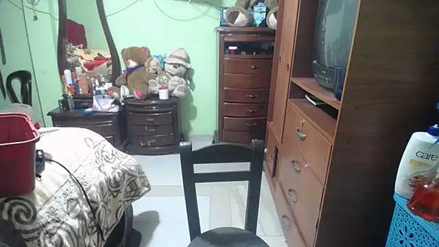 jazmin mature  online show from October 18, 2025, 11:29 pm