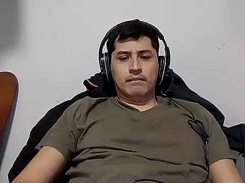 PerroDemonioHot online show from February 10, 2026, 8:08 pm