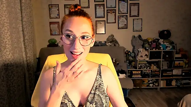 red rocco online show from October 18, 2025, 3:47 pm