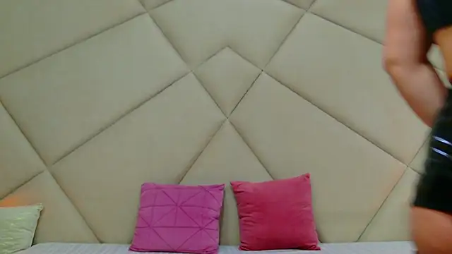 ChloeFrost online show from February 12, 2026, 6:13 am