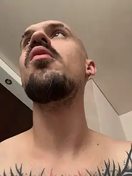 Snapshot of AssHunter4k chatting on October 15, 2025, 6:22 am AssHunter4k online show from October 15, 2025, 6:22 am