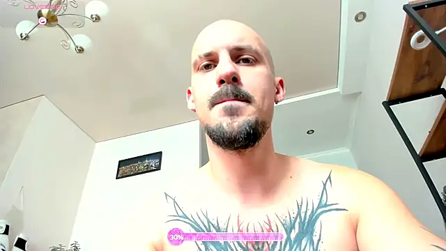 Snapshot of AssHunter4k chatting on October 13, 2025, 9:11 am AssHunter4k online show from October 13, 2025, 9:11 am