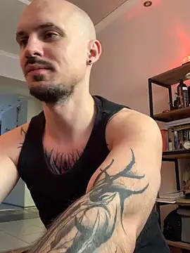 Snapshot of AssHunter4k chatting on November 26, 2025, 8:47 am AssHunter4k online show from November 26, 2025, 8:47 am