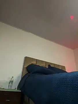 Miia Jazmin online show from October 24, 2025, 1:54 pm