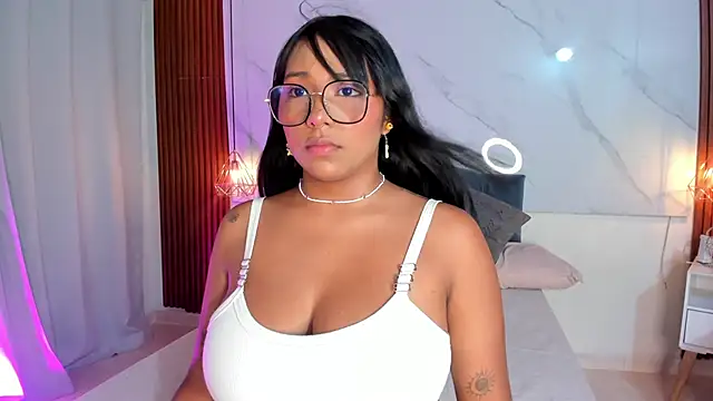 isabella zc online show from November 10, 2025, 8:14 pm