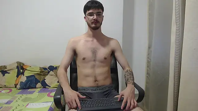 Aleex Miller online show from December 17, 2025, 7:02 am