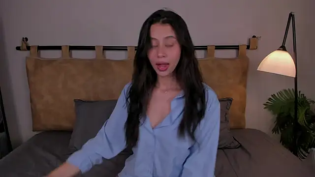 hannah brady online show from September 24, 2025, 10:38 pm