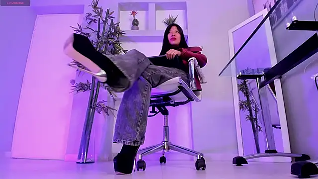 Snapshot of hannah_howeell__ chatting on March 17, 2025, 12:57 pm hannah howeell online show from March 17, 2025, 12:57 pm