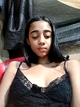 Snapshot of Zoe_Sweett18 chatting on February 24, 2025, 10:25 pm Zoe Sweett18 online show from February 24, 2025, 10:25 pm