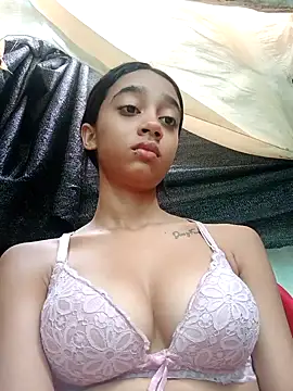 Snapshot of Zoe_Sweett18 chatting on February 6, 2025, 12:48 pm Zoe Sweett18 online show from February 6, 2025, 12:48 pm