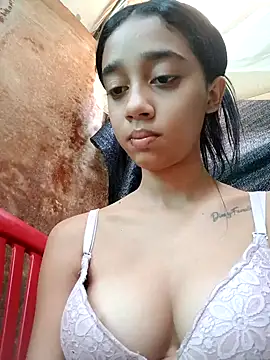 Snapshot of Zoe_Sweett18 chatting on February 3, 2025, 10:00 pm Zoe Sweett18 online show from February 3, 2025, 10:00 pm