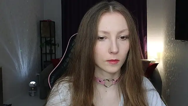 Snapshot of Sweeet_Lilit chatting on December 18, 2025, 10:02 pm Sweeet Lilit online show from December 18, 2025, 10:02 pm