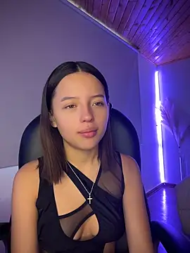 Snapshot of Sofia18_pinkk chatting on April 16, 2026, 9:26 pm Sofia18 pinkk online show from April 16, 2026, 9:26 pm