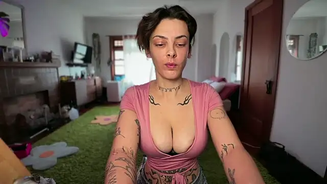 Snapshot of bunnierotten chatting on February 17, 2026, 9:01 pm bunnierotten online show from February 17, 2026, 9:01 pm