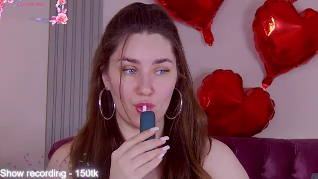 Snapshot of KiraBarlows chatting on April 12, 2026, 3:37 pm KiraBarlows online show from April 12, 2026, 3:37 pm