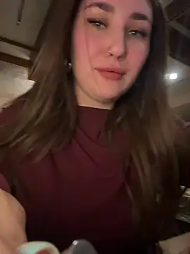 Snapshot of KiraBarlows chatting on March 27, 2026, 6:42 pm KiraBarlows online show from March 27, 2026, 6:42 pm