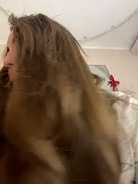 Snapshot of KiraBarlows chatting on March 19, 2026, 7:36 pm KiraBarlows online show from March 19, 2026, 7:36 pm