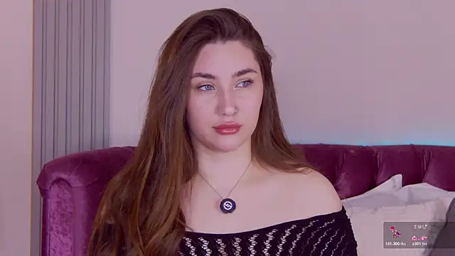 KiraBarlows online show from May 11, 2026, 7:44 pm