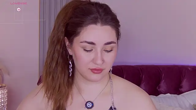 KiraBarlows online show from May 17, 2026, 8:53 pm