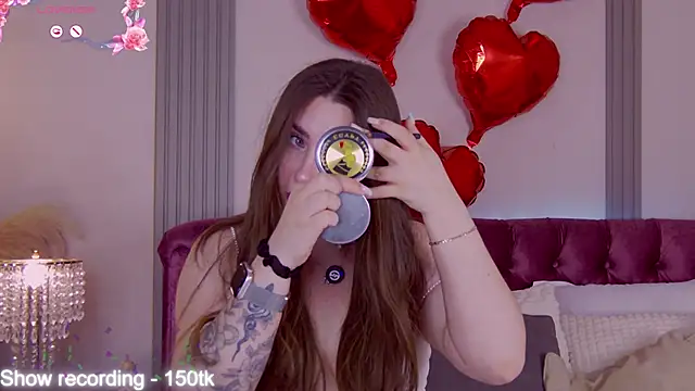 Snapshot of KiraBarlows chatting on April 8, 2026, 8:21 pm KiraBarlows online show from April 8, 2026, 8:21 pm