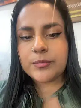 Snapshot of VanneCute1 chatting on February 10, 2025, 10:09 pm VanneCute1 online show from February 10, 2025, 10:09 pm